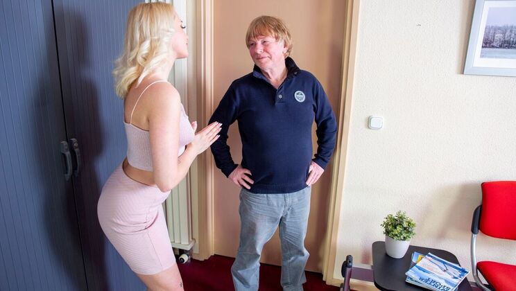 [Oldje] - Marilyn Sugar Gets Cumshot on Her Face - Felix - Marilyn Sugar