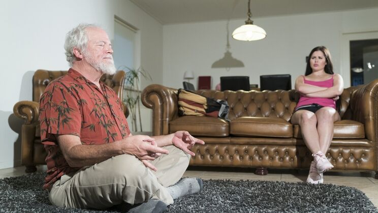 [Oldje] - Teen Gets Ball Licked by Yogin - Cassie Right - Bruno