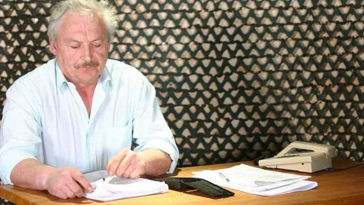 Older Man Seduces Young Brunette with Kissing