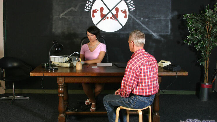 Pavla's Short Hair Porn Probe