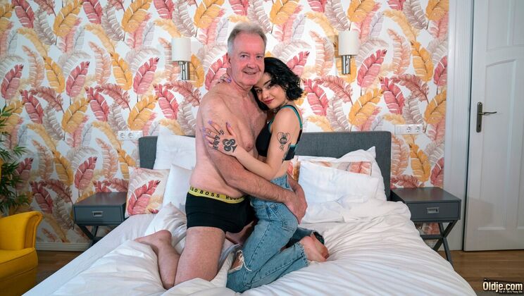 [Oldje] - Crystal Cherry's Striptease for Older Boris - Boris - Crystal Cherry