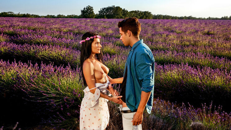 Shaved Beauty In Vista