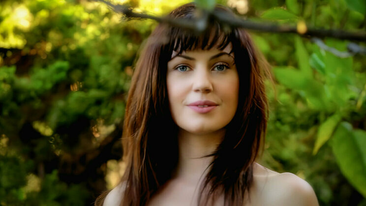 Sarah Shevon's Beautiful Sex and Striptease (2022)