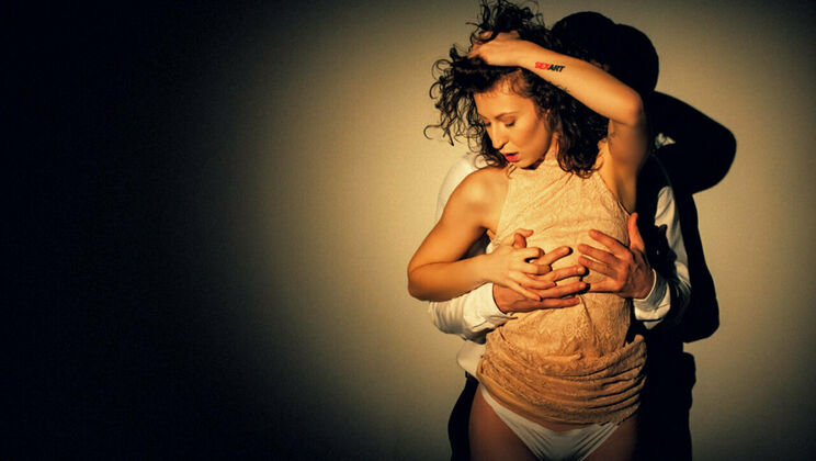 Kissing and Couple Sex - Emylia and Maxmilian