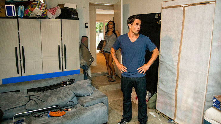 Jenna Presley and Alan Stafford in Hot Moving Scene