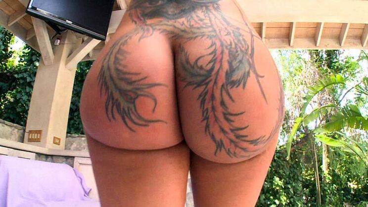 Bella Bellz's Tattooed Body in Action