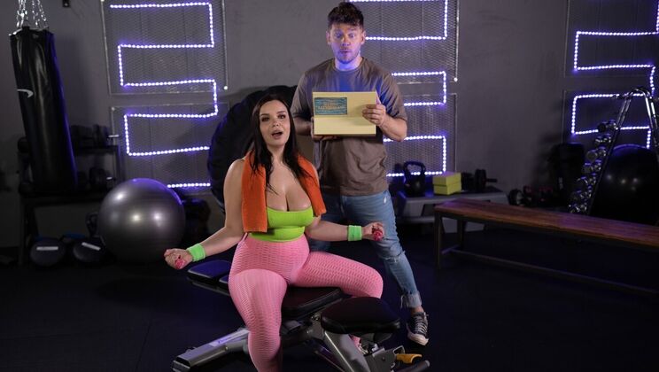 [FakeHubOriginals] - Gym Fuck with Invisibility Cloak - Michael Fly and Sofia Lee - Michael Fly - Sofia Lee