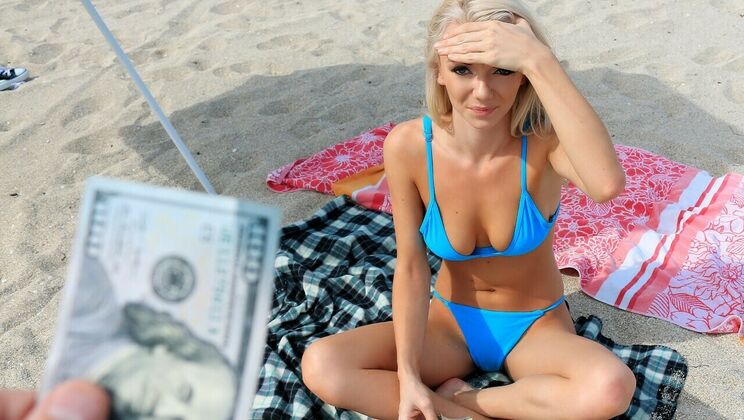 Blonde Gets Sexed in Public