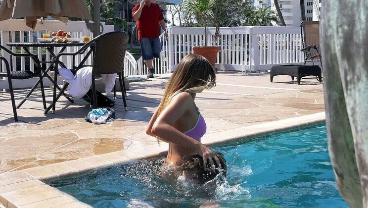 Small Tits Blonde Gets Her Pussy Pounded