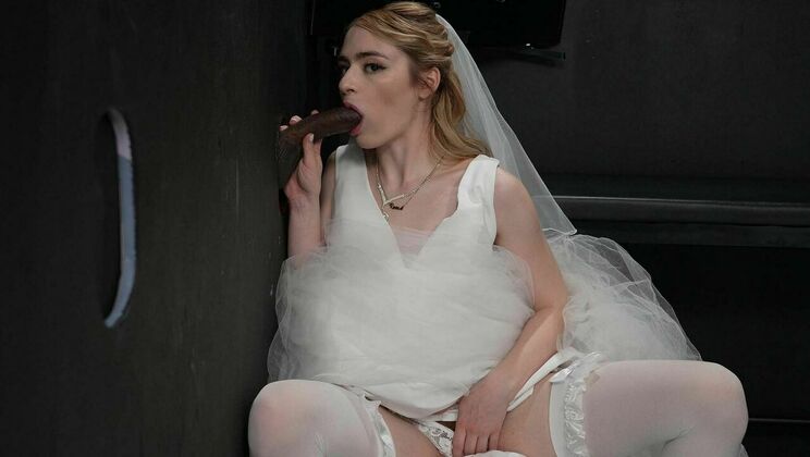 Reese Robbins Natural Tits Pleasure