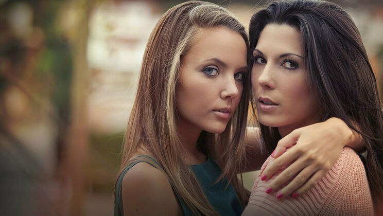 [SexArt] - Curly Brunette and Blonde in Sexy Fun - Alexa Tomas - Mango A