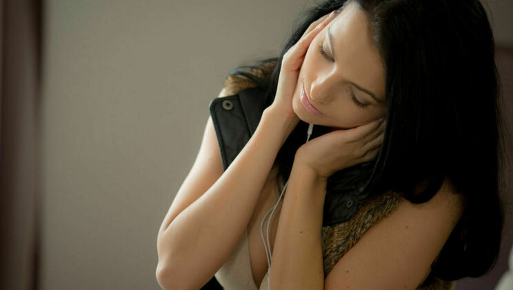 My Day with Sapphira A: A Masturbation Session