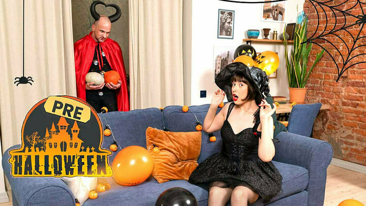 [ClubSweethearts] - Cumshot and Kissing with Brunette Babe Andrew Marshall - Andrew Marshall - Sandy Cheeks