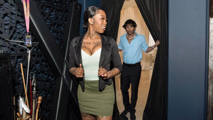 [LookAtHerNow] - Realtor's Enhanced Body - Baby Gemini - Zane Walker