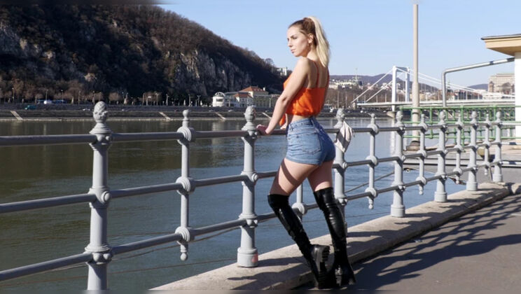 Shaved and Stunning, Dee Vine Teases in XXXX