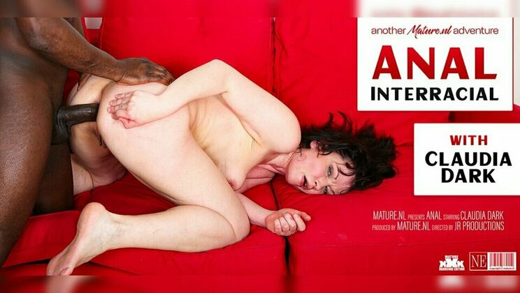 Mature Claudia Dark Loves Anal Action