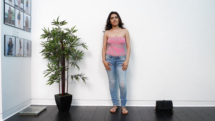 Deepthroat and Cumshot with Daisy