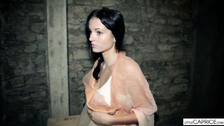 Solo Sapphira - Brunette Czech Delight