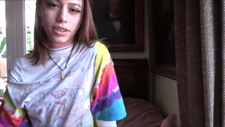 [FamilyTherapy] - Tiny Brunette Stepsister Gives Cumshot Blowjob - Laya Rae