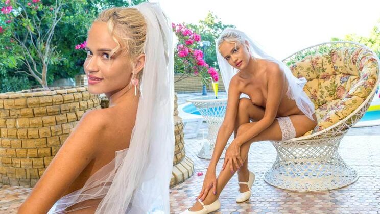 Long Legged Teen Masturbates Alone