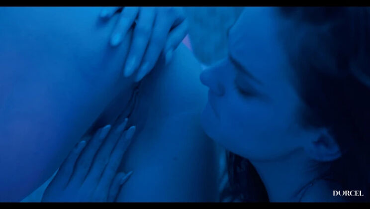 Instant Lesbian Lust on First Date