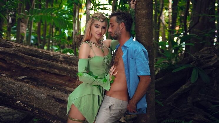 Beach sex with bubble butt Little Dragon and Lucas Frost