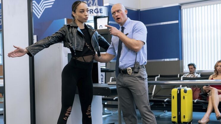 Brunette Babe Alexis Tae Rides Big Dick