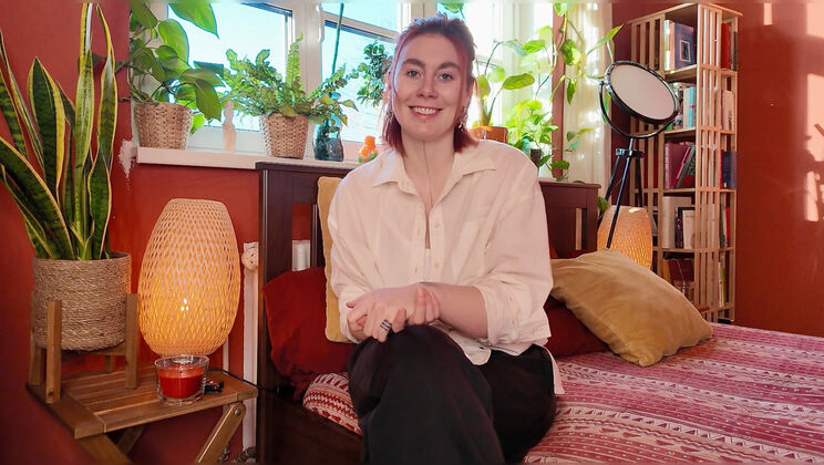 Trailer Sarah's First Anal with Zora HD