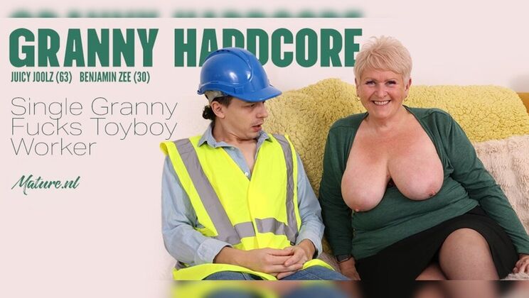 Natural Tits Granny Juicy Joolz Gets Her Big Clit Licked and Pussy Filled