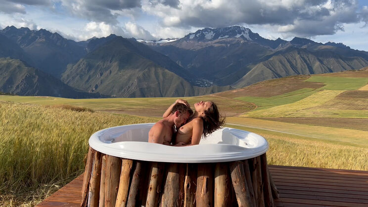 Nate & Rain Hot Tub Sex Machine: Tattoo and Piercing Babe