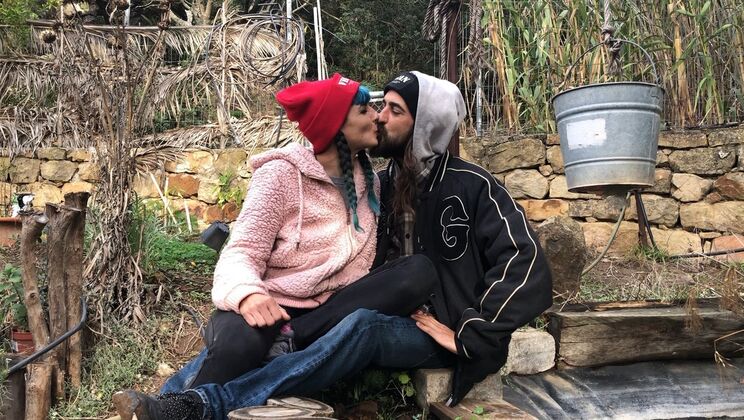Cum Deepthroat Living Room: A Perfect Day with Maya & Edward