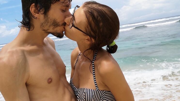 Josh & Evie Bali Vlog: POV Anal & Beach Blowjob